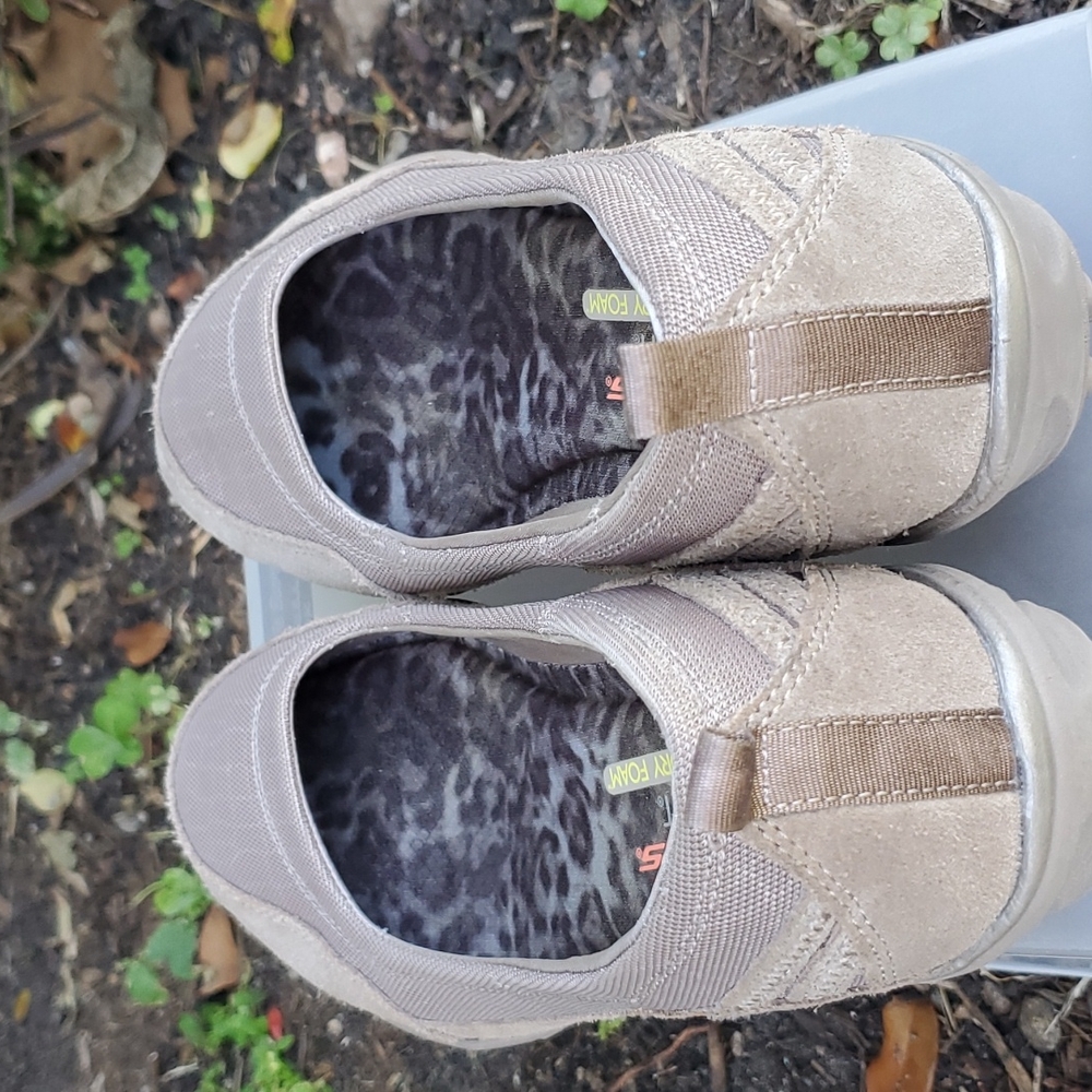 Skechers Shoes View 3